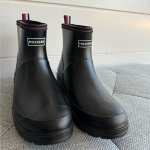 Tommy Hilfiger rain booties size 8 SOLD ON DEPOP